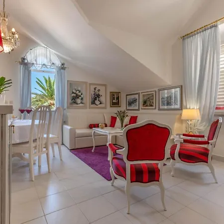 Rosana - In Port Of Hvar Апартаменты *