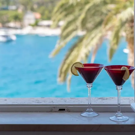 Apartment Rosana - In Port Of Hvar *