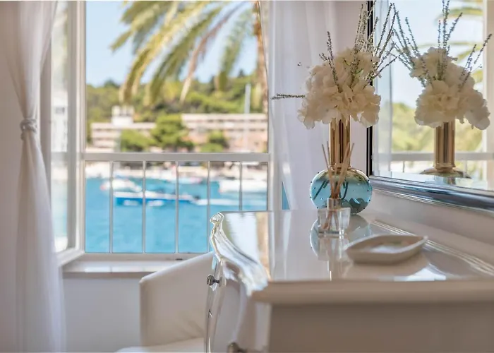 Rosana - In Port Of Hvar Appartement *